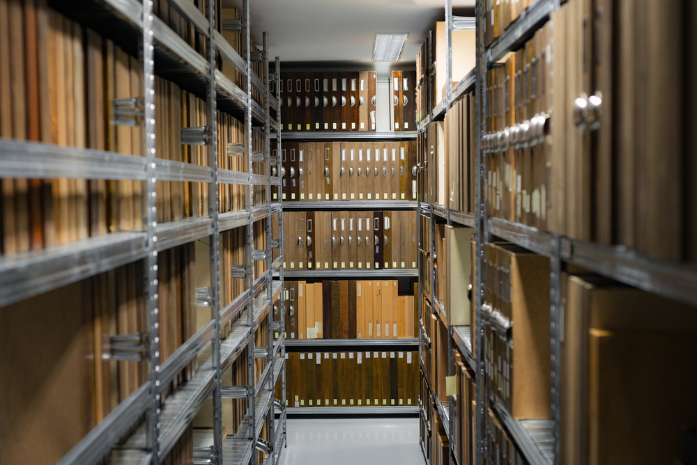 Relocating Your Office in LA? Don’t Drag the File Cabinets—Store Instead